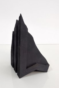 Cornice #1 - grès noir chamotté, modelage - h.44 x 25 x 23 cm