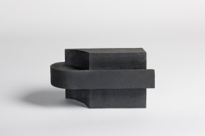 REM(A)INDERS (Saint-Nazaire) #4 - 2020 - grès noir chamotté, modelage à la plaque - h. 20,5 x L. 36,5 x l. 14 cm - crédit photographique : Philippe Piron